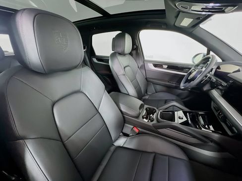 New 2026 Porsche Cayenne AWD/4WD image 30
