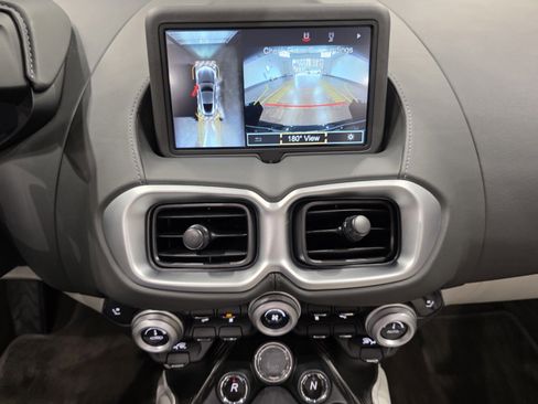 Used 2023 Aston Martin V8 Vantage Roadster image 14