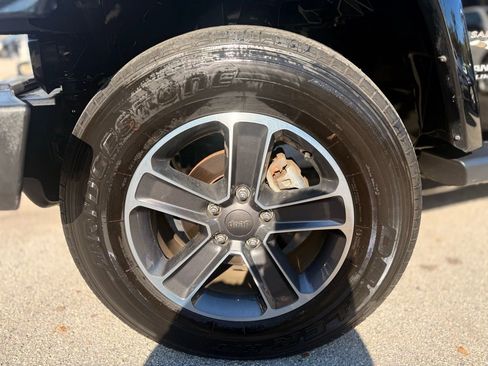 Used 2017 Jeep Wrangler Unlimited Sahara w/ Connectivity Group image 13