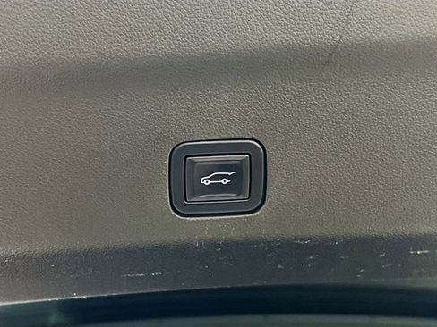 Used 2022 Chevrolet Suburban LT AWD/4WD image 27