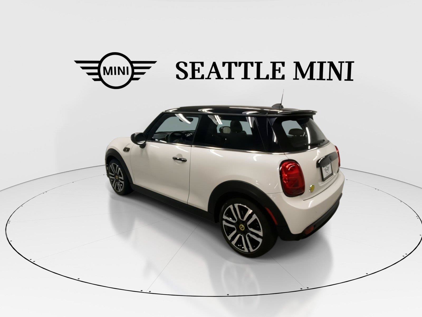 Used 2024 MINI Cooper SE FWD image 8