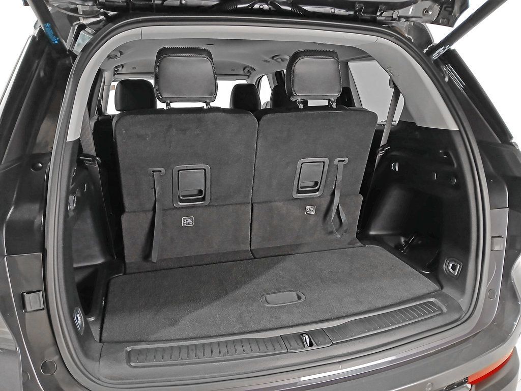 Used 2023 Jeep Grand Cherokee L Limited w/ Luxury Tech Group II AWD/4WD image 8