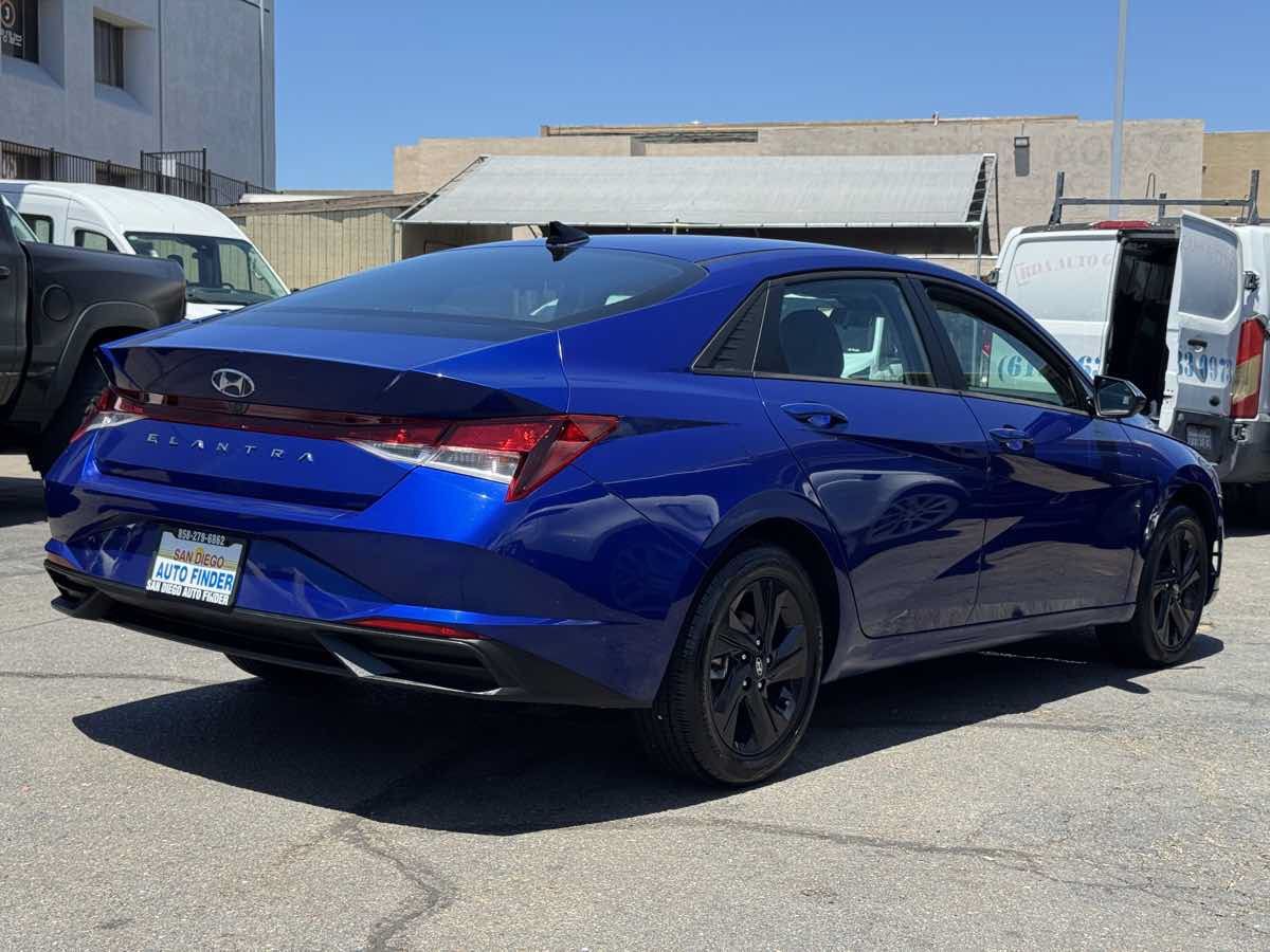 Used 2021 Hyundai Elantra SEL w/ Convenience Package FWD image 12