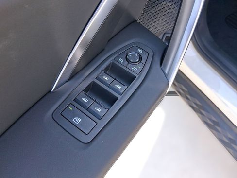 Used 2026 BMW X2 xDrive28i w/ Technology Package image 18