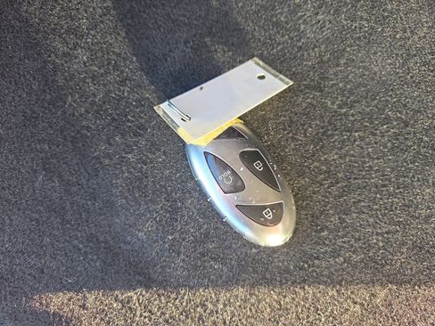 Used 2024 Hyundai Kona Limited image 23