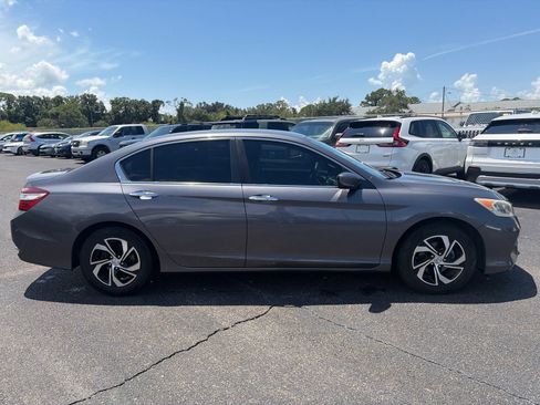 Used 2017 Honda Accord LX image 8