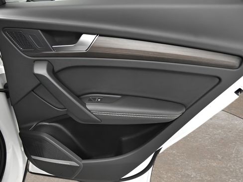 Used 2024 Audi Q5 2.0T Premium Plus image 38