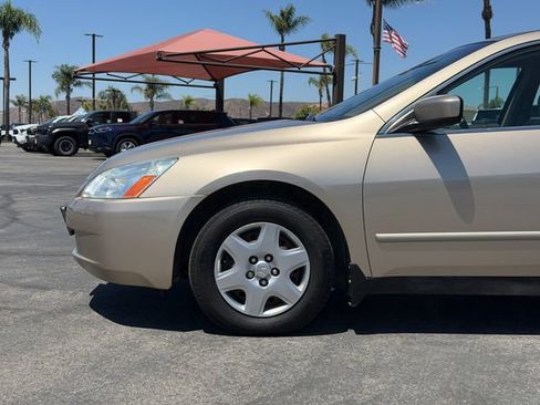 Used 2005 Honda Accord LX image 21
