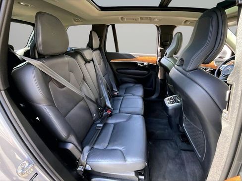 Used 2024 Volvo XC90 B5 Plus image 24