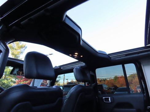 Used 2020 Jeep Wrangler Unlimited Rubicon w/ Quick Order Package 28Y Recon image 32