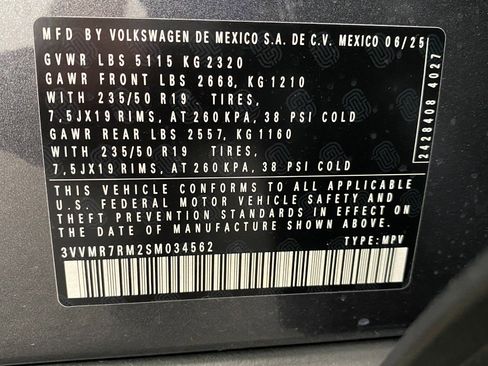 New 2025 Volkswagen Tiguan SE image 29