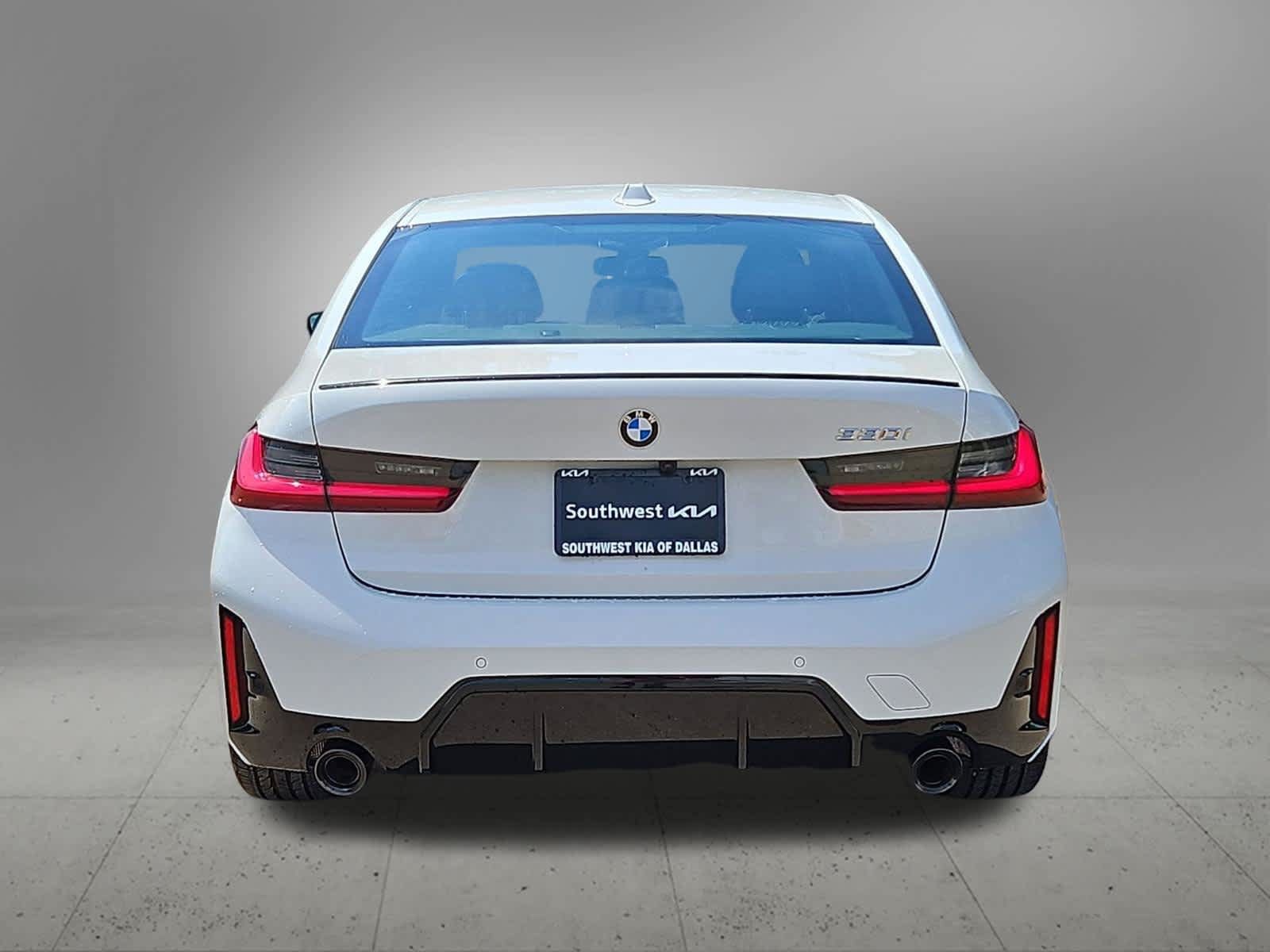 Used 2023 BMW 330i Sedan w/ M Sport Package RWD image 4