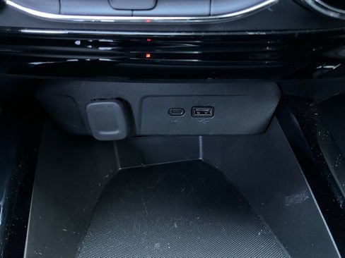 Used 2025 Chevrolet Trax LT image 22