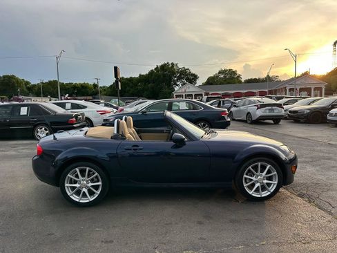 Used 2010 MAZDA MX-5 Miata Grand Touring w/ Premium Pkg RWD image 11
