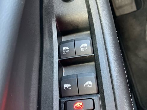 Used 2025 Jeep Grand Cherokee L Limited w/ Luxury Tech Group II image 13