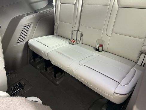 Used 2025 GMC Yukon Denali image 29