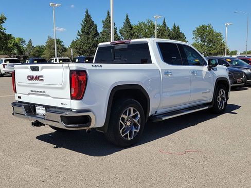 Used 2022 GMC Sierra 1500 SLT AWD/4WD image 11