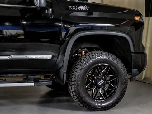 Used 2024 Chevrolet Silverado 2500 High Country w/ High Country Premium Package image 8