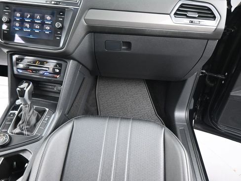 Used 2023 Volkswagen Tiguan SE w/ Panoramic Sunroof Package AWD/4WD image 43