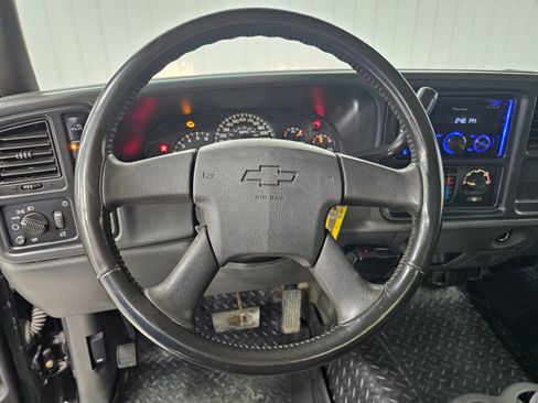 Used 2004 Chevrolet Silverado 2500 LS image 14