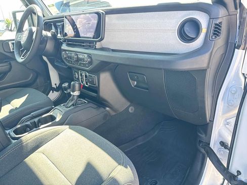 Used 2024 Jeep Wrangler Sport S image 12