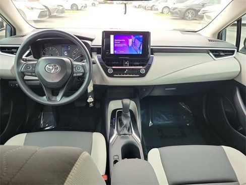 Used 2025 Toyota Corolla LE image 8