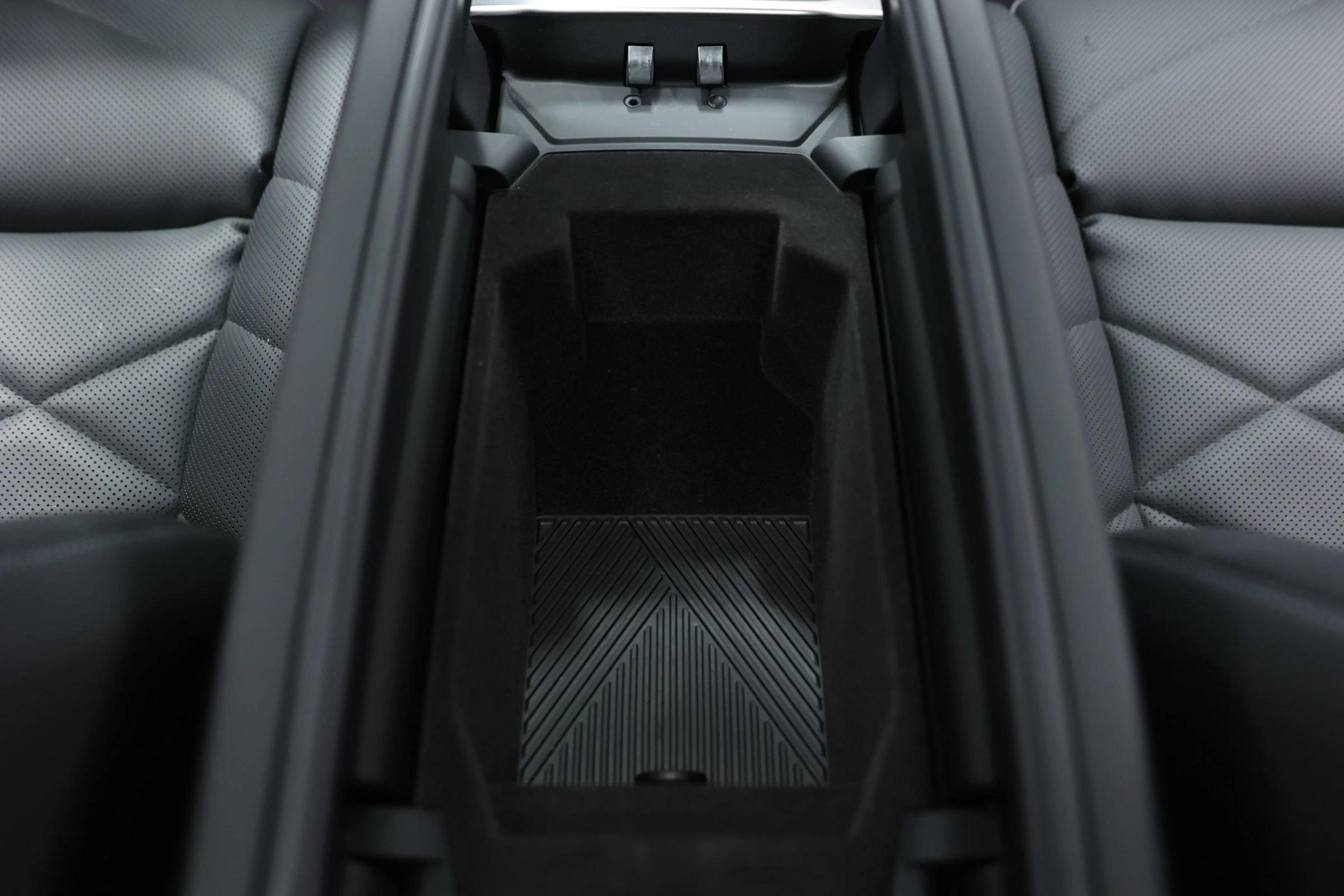 Used 2025 BMW 740i RWD image 47