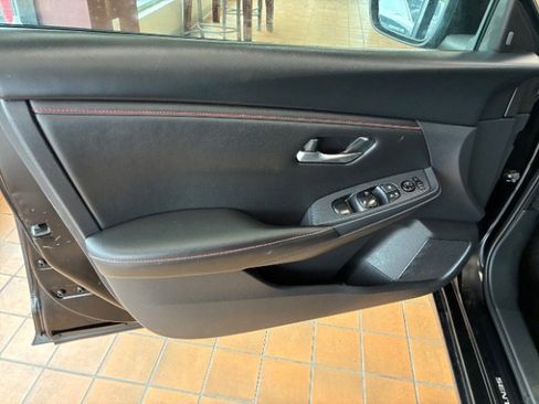 Used 2024 Nissan Sentra SV FWD image 11