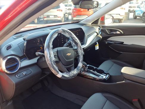 New 2026 Chevrolet Trax LT image 11