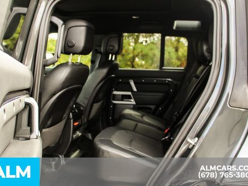 Used 2024 Land Rover Defender 110 X-Dynamic SE image 18