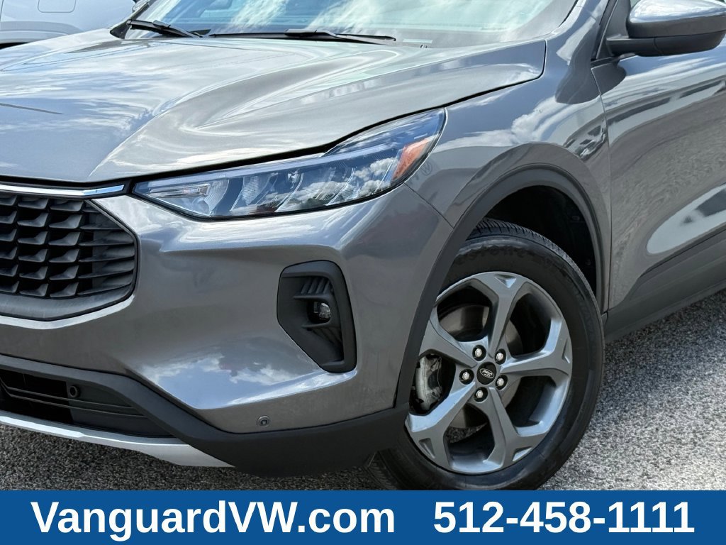 Used 2025 Ford Escape ST-Line Select AWD/4WD image 3