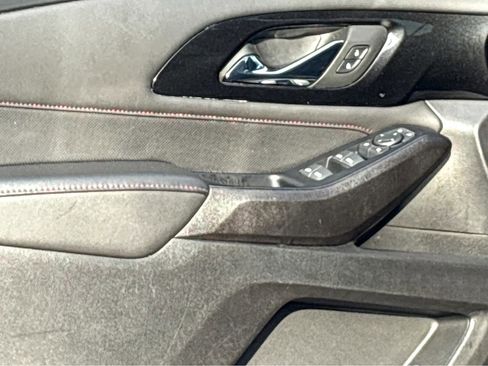 Used 2023 Chevrolet Traverse RS image 24