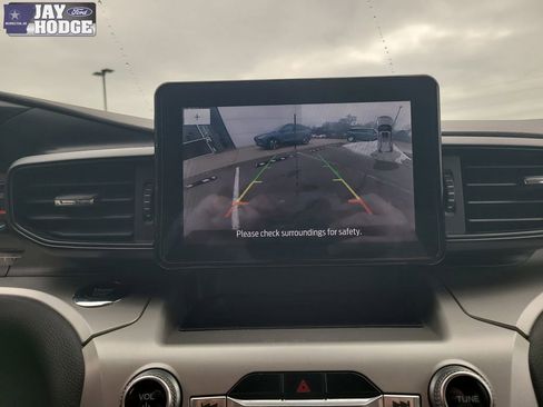 Certified 2022 Ford Explorer XLT image 25