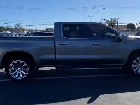 Used 2021 Chevrolet Silverado 1500 High Country w/ Technology Package image 13