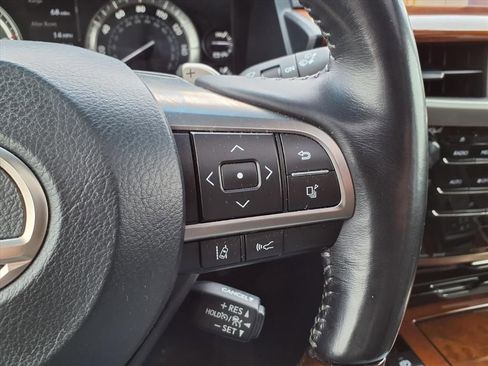 Used 2020 Lexus LX 570 4WD w/ 3rd Row & Luxury Pkg image 26