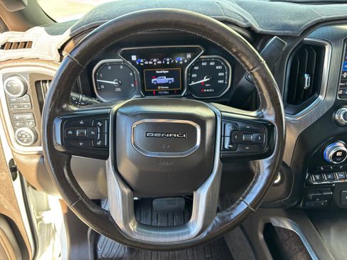 Used 2020 GMC Sierra 2500 Denali w/ Technology Package image 9