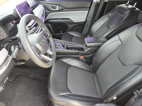 Used 2022 Jeep Compass Latitude image 15