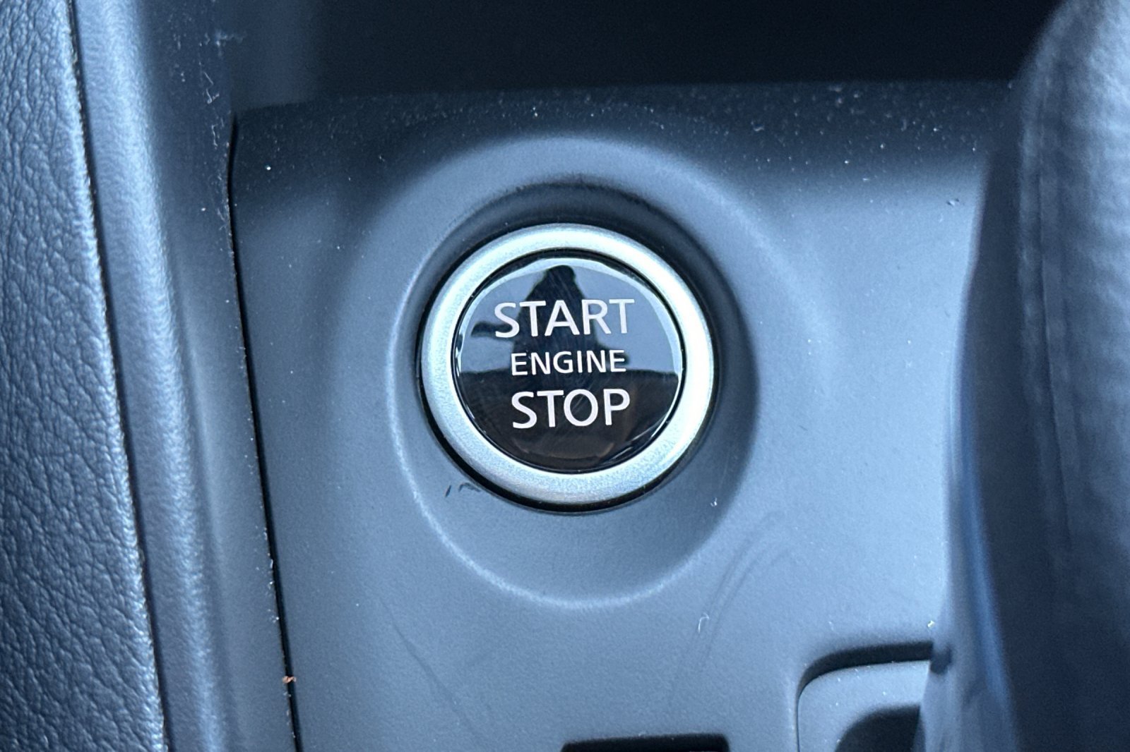 Certified 2025 Nissan Kicks Play S FWD image 27