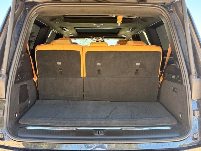Used 2022 Jeep Grand Wagoneer Series III AWD/4WD image 20