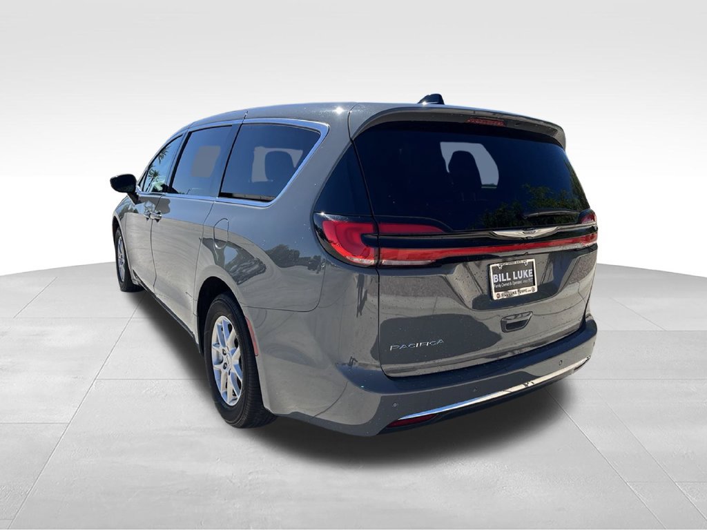 Used 2025 Chrysler Pacifica Select FWD image 7
