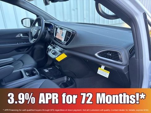 New 2026 Chrysler Pacifica Select FWD image 26