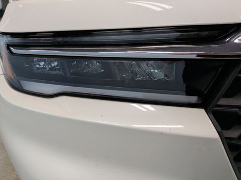 Used 2025 Honda Pilot EX-L image 3