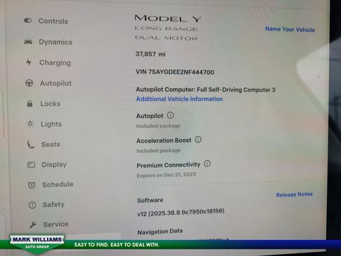 Used 2022 Tesla Model Y Long Range image 32