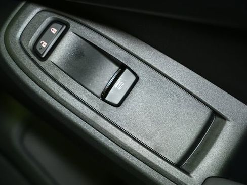 Certified 2025 Subaru Crosstrek 2.0i Premium image 55