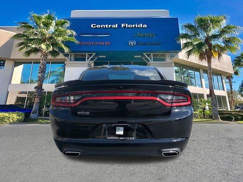 Used 2022 Dodge Charger SXT w/ Blacktop Package image 6