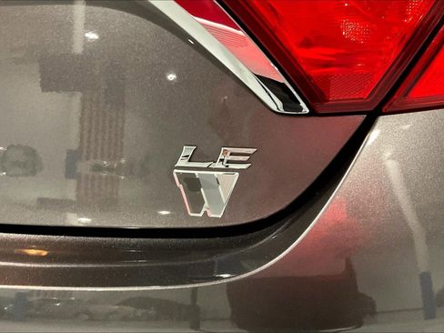 Used 2015 Toyota Camry LE FWD image 23