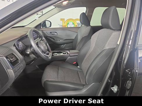 Used 2023 Nissan Rogue SV image 11