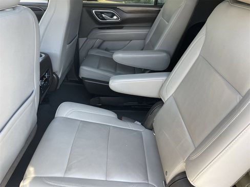 Used 2021 Chevrolet Suburban Z71 w/ Z71 Off-Road Package image 13