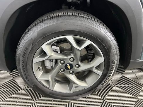 Used 2025 Chevrolet Trax LT image 12