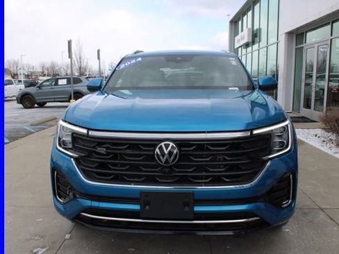 Used 2024 Volkswagen Atlas Cross Sport SEL Premium R-Line image 2